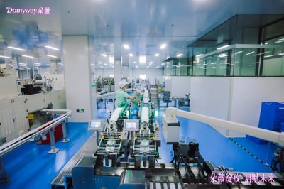 从被打赏、官司与谩骂撕开自己 再被群体簇拥时，黄子韬的半小時代